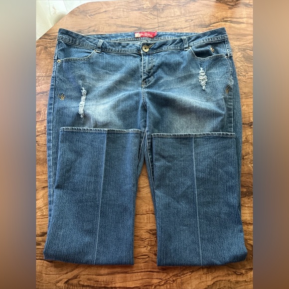 Apple‎ Bottom Women’s Size 20 Embroidered Wide Leg Denim Jeans 32” Inseam Y2K - Picture 4 of 10